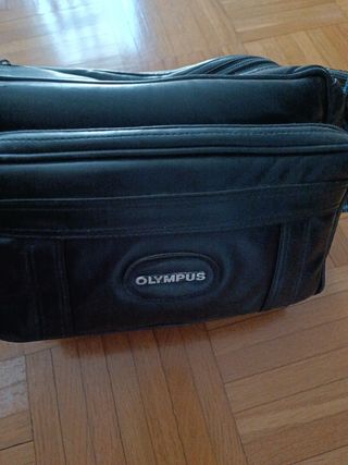 Olympus OM101: Cámara réflex con bolsa