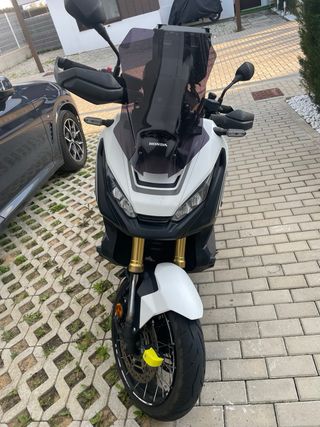 Honda X-ADV 750 - Moto Scooter