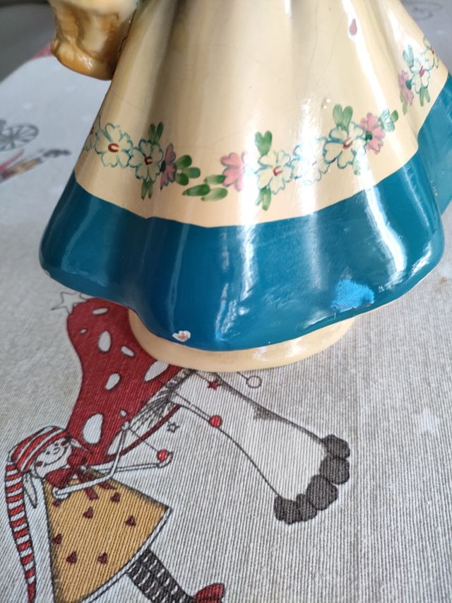 Statuina bambina fiori anni '50