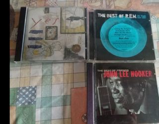 CDs clásicos: John Lee Hooker & REM