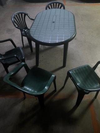 Mesa y sillas jardín - plástico verde