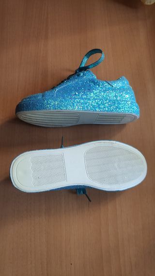 Zapatillas niña brillantes azules