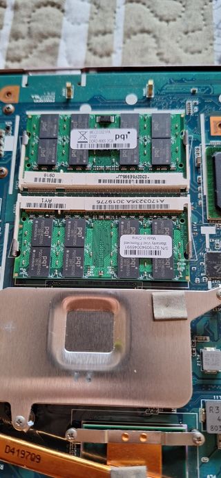 Portátil Sony Vaio VGN-NS31M rosa