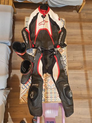 Mono cuero Alpinestars con Botas