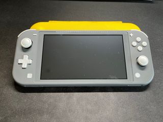 Nintendo Switch Lite Gris + 3 Juegos