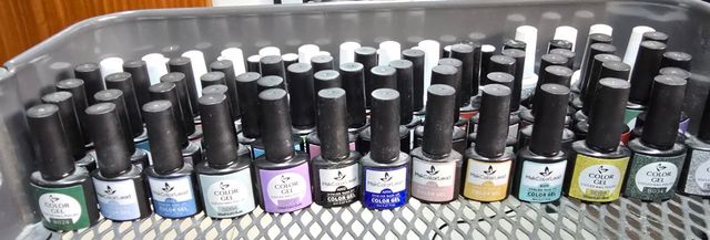 Kit manicura: esmaltes + lámpara