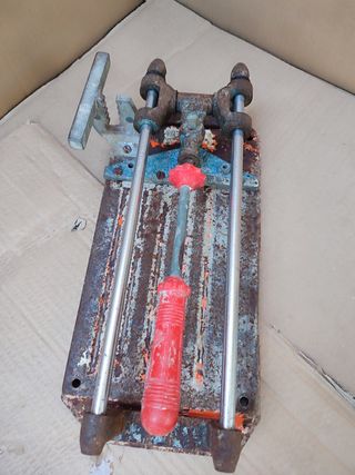 Cortador baldosas Ruby antiguo