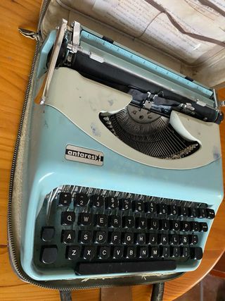 Máquina escribir Antares + estuche