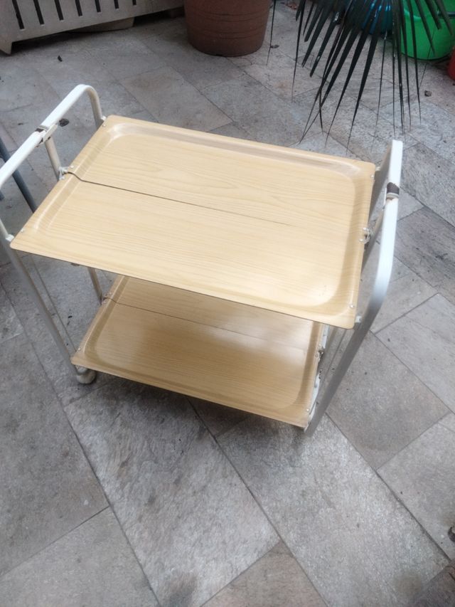 Carrito auxiliar vintage blanco y beige