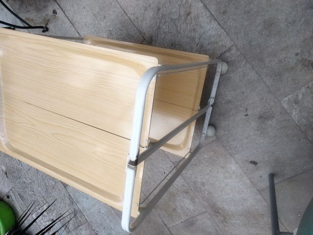 Carrito auxiliar vintage blanco y beige