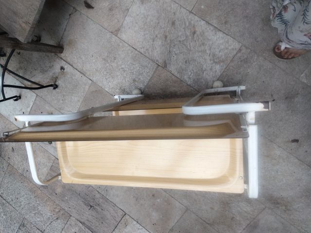 Carrito auxiliar vintage blanco y beige