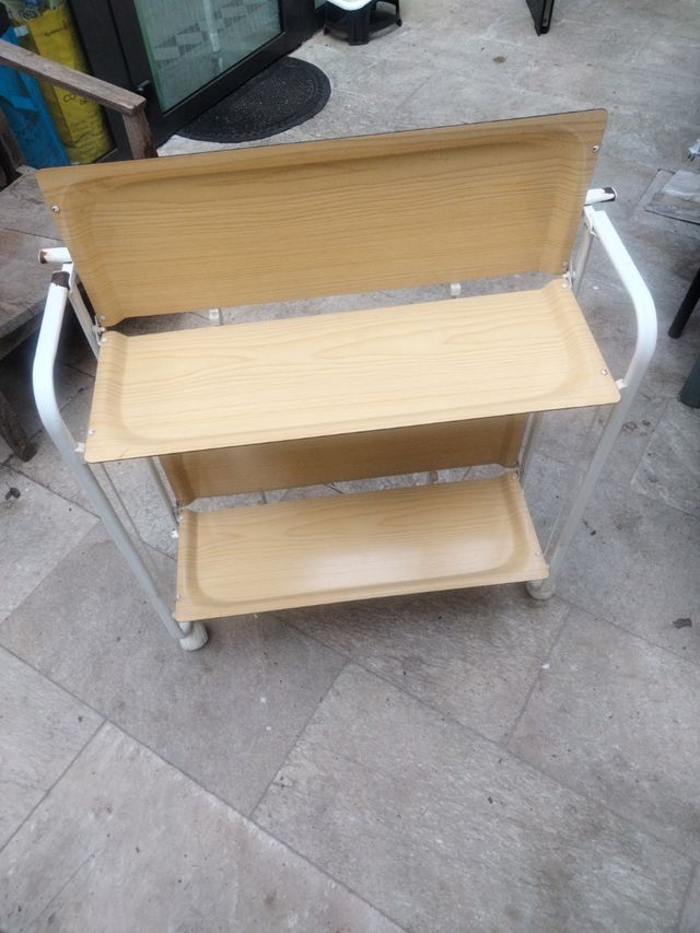 Carrito auxiliar vintage blanco y beige