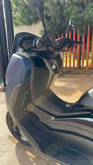 Yamaha NMax 125 - Azul oscura