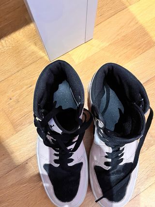 Air Jordan 1 Mid - Rosa y Negro