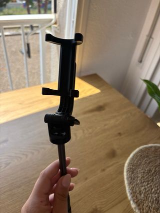 Palo selfie extensible y transformable a trípode