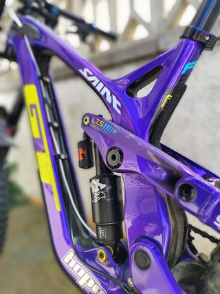 Bicicleta descenso GT Fury
