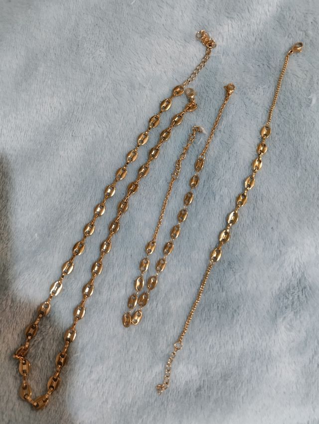 Juego de 3 piezas doradas