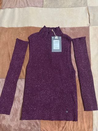Top morado con mangas desmontables