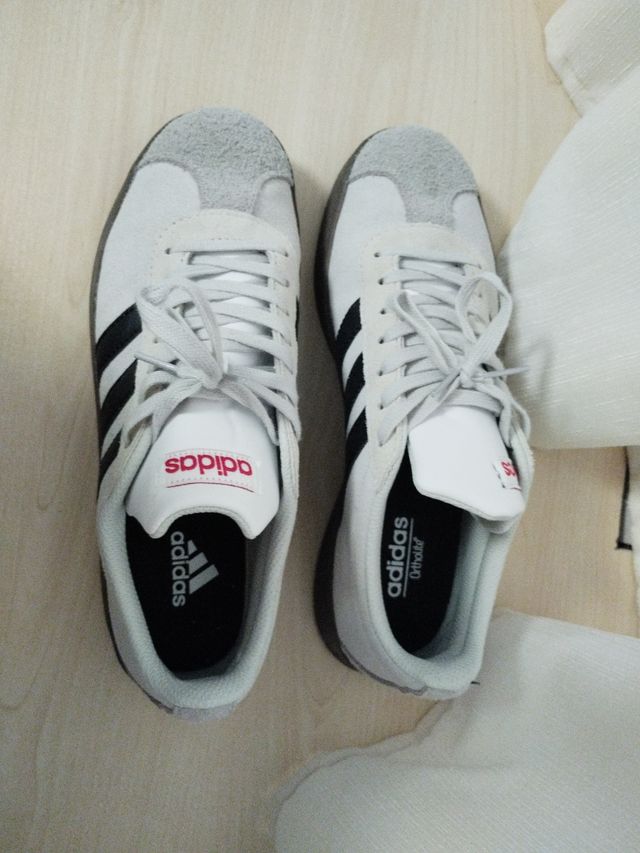 Zapatillas Adidas beige-marrón