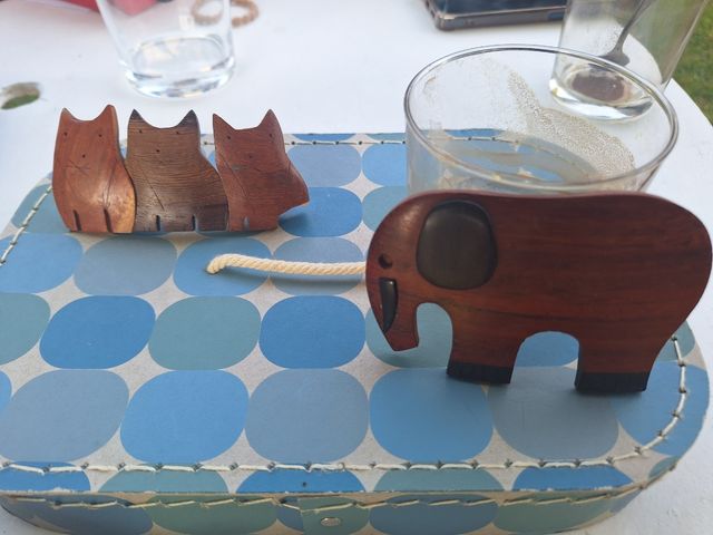 Broches madera animales - 3 gatos, 1 elefante, 2 o