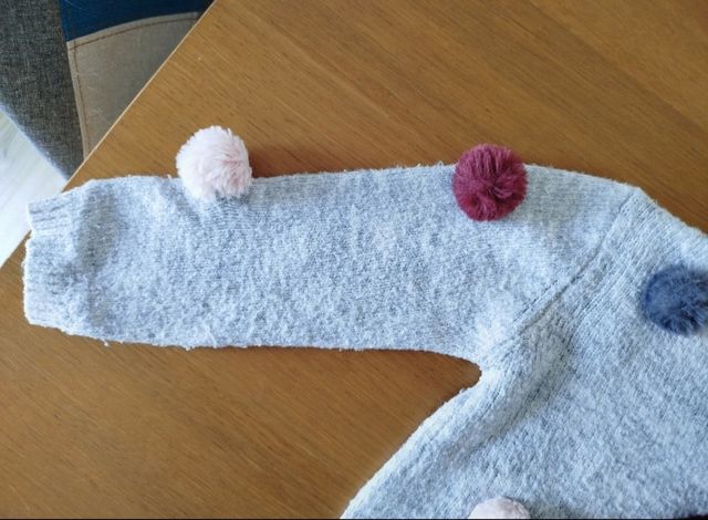 Camisola Pompons Primark (5-6 anos)