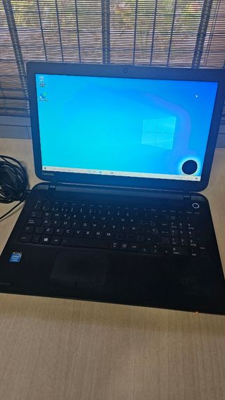 Portátil Toshiba Satellite - Pantalla con mancha