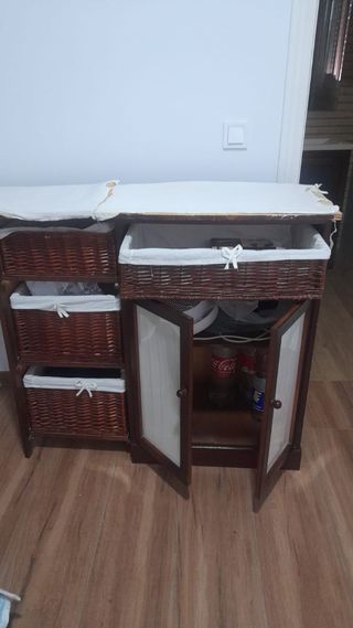 Mesa planchar con cestas