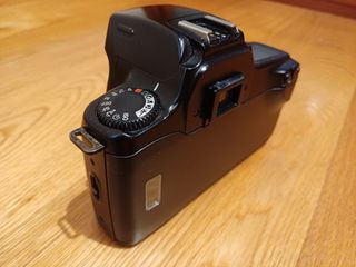 Canon EOS 1000F - Cámara analógica