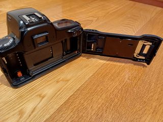 Canon EOS 1000F - Cámara analógica