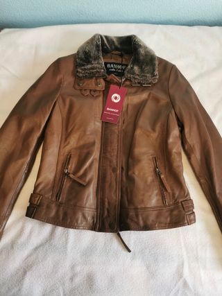 Chaqueta de piel marca Banhof