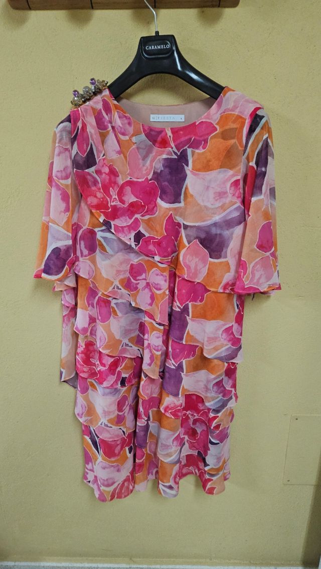 Vestido fiesta estampado flores.