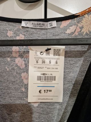 Mono Pull&Bear flores talla S