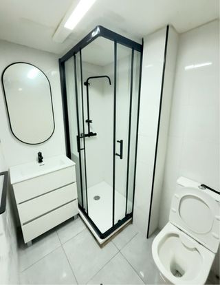 Reforma baño: alicatado y plato ducha