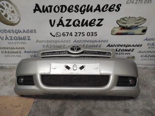 Paragolpes delantero Toyota Corolla Verso Crema 07