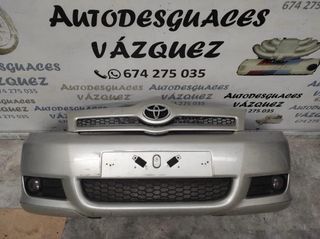 Paragolpes delantero Toyota Corolla Verso Crema 07