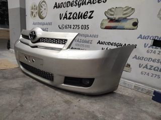 Paragolpes delantero Toyota Corolla Verso Crema 07