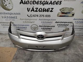 Paragolpes delantero Toyota Corolla Verso Crema 07