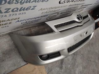 Paragolpes delantero Toyota Corolla Verso Crema 07