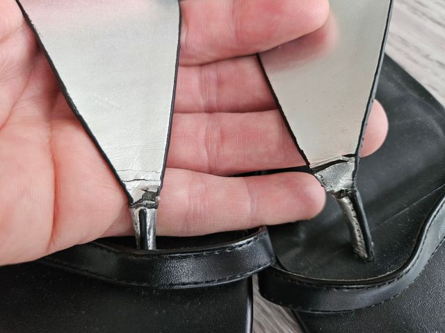 Sandalias Charles & Keith 36 plata-negro