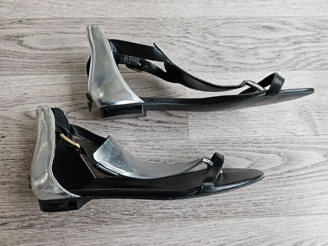 Sandalias Charles & Keith 36 plata-negro