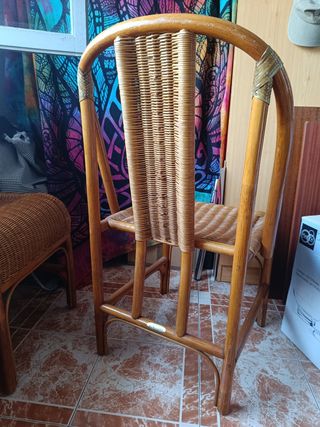 Sillas de madera y mimbre para salón o terraza