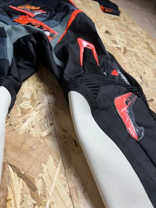 Equipación Motocross KTM