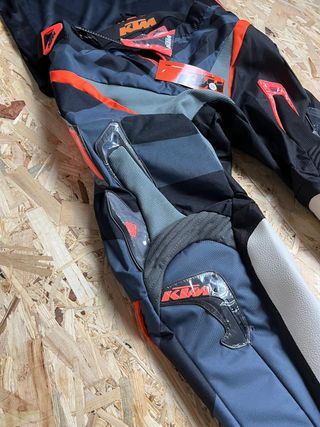 Equipación Motocross KTM