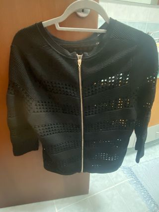Maglia nera traforata zip