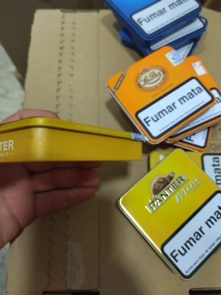 Cajas metalicas tabaco vacias