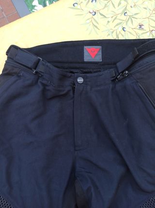 Pantalón moto Dainese con protecciones