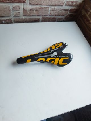 Sillín carbono SUPERLOGIC