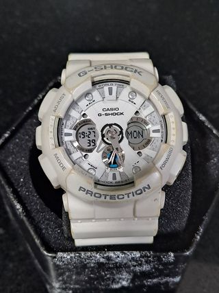 Reloj Casio G-SHOCK blanco