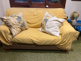 Sofá 2 plazas - marrón y amarillo