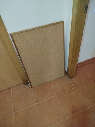 Tablón corcho + soporte CDs